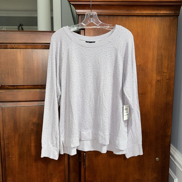 NWT Alfani Super Soft Long Sleeve Funky Animal Print Crewneck Loungewear PJ Top - Picture 3 of 6